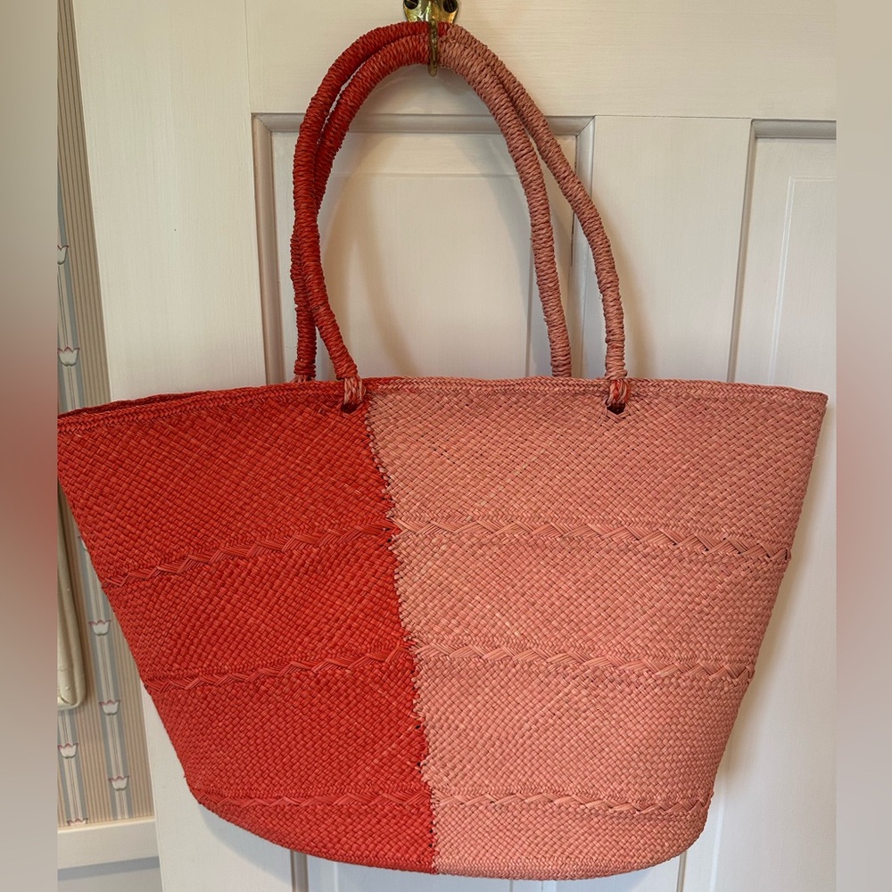 Straw handmade bag by Artesano.